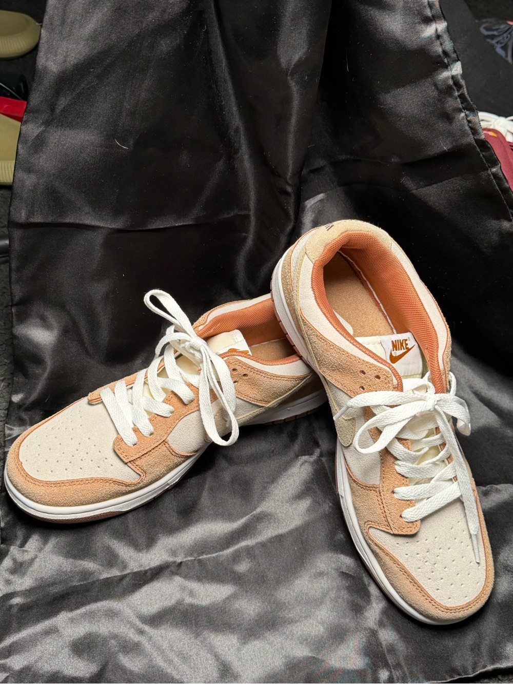 Nike Men’s Low-Top Sneakers in Beige & Peach